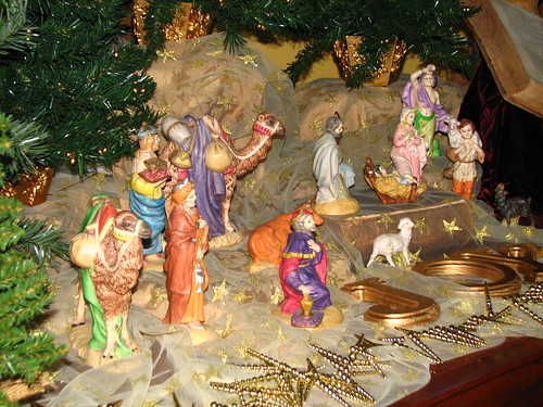 setting up the nativity