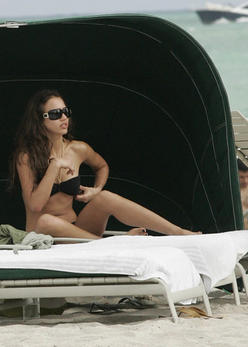 Jessica Alba And Cash Warren Beach Outing In Miami