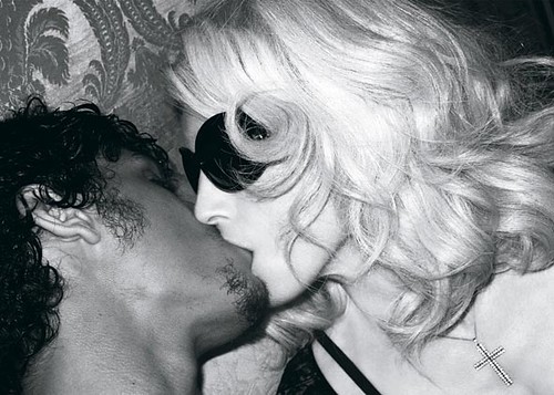 madonna-making-out-with-her-young-brazillian-boyf