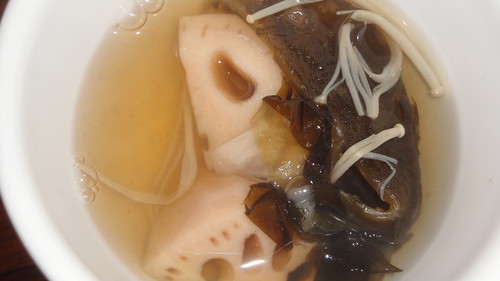 Lotus roots, golden needle mushrooms, and kelp soup 蓮藕金針菇海帶湯