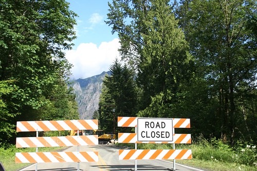 road closed, snoqualmie / twin peaks