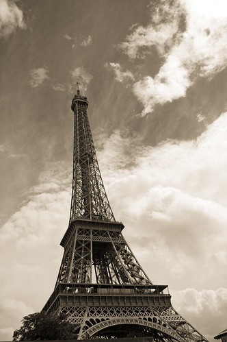eiffel tower outline. Technorati tags: Eiffel Tower,
