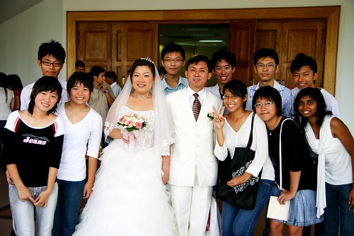 Batch of '01 with newlyweds