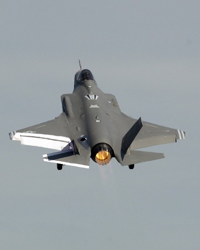 Fighter airplane picture - F-35