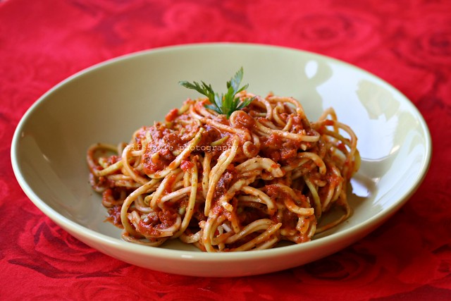 Raw zucchini pasta with marinara sauce