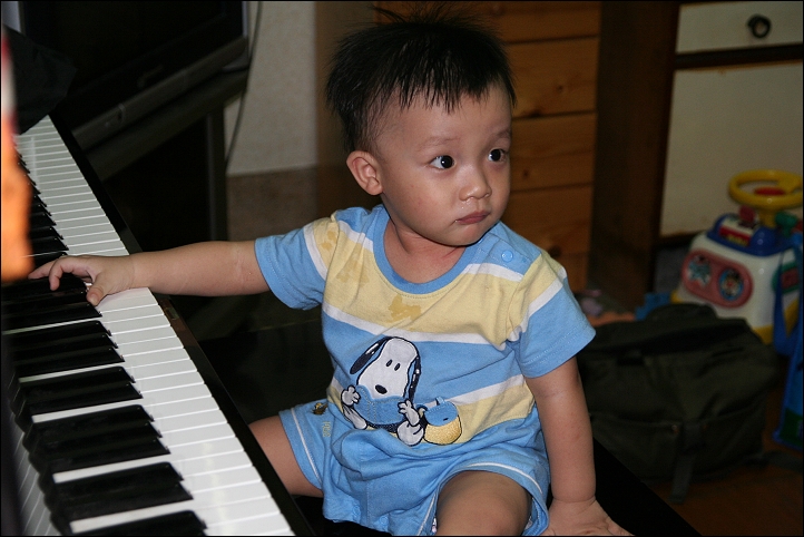 彥彈鋼琴05