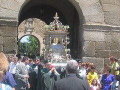 Acceso a la ciudad de las Reliquias de San Ildefonso en 2007