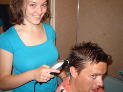 Jess cutting Gav's hair (2)