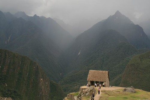 Le temps se couvre autour de Machu Picchu