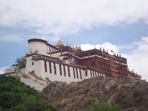 4608864286 765ff16084 The Lowdown: Travel in Tibet