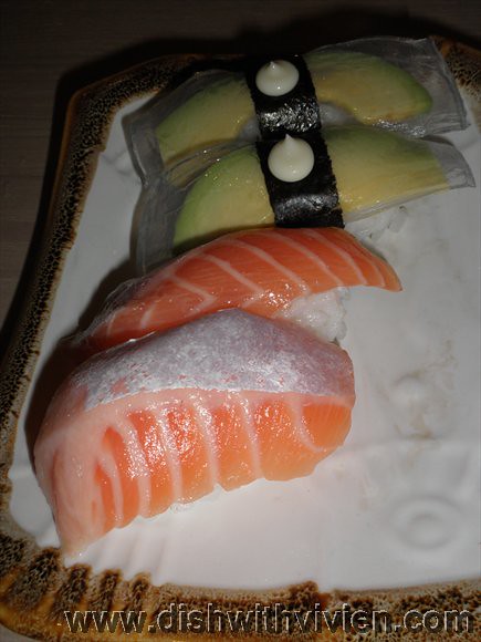 SushiTei2-salmon-avocado-collagen