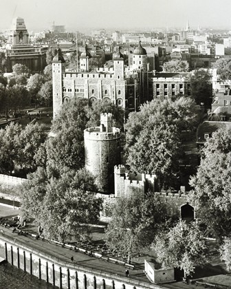 Tower of London: from Tower Bridge, 1959 by London Metropolitan Archives