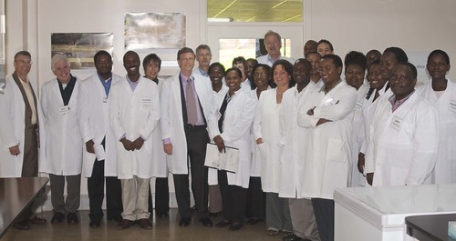 Bill Gates visits the BecA Hub at ILRI in December 2009