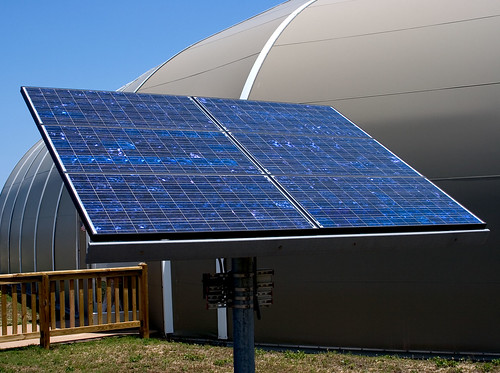 solar powered house. solar power house,