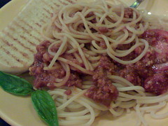 Bola with tomato sauce (pasta)