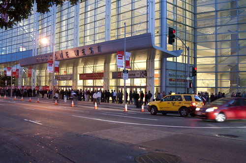 Long Line for Oracle Appreciation Event, JavaOne + Develop 2010 San Francisco