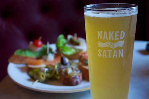naked for satan wheat beer (brewed by matilda bay garage)