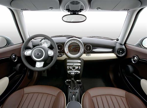 The two versions of the MINI Cooper Clubman are virtually identical in their 