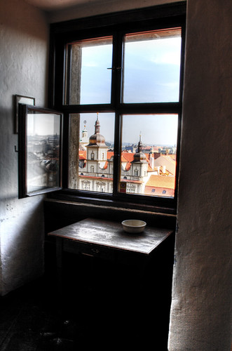 St Nicholas tower window. Prague. Ventana de la torre de San Nicolás. Prague