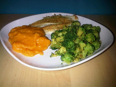Pumpkin puree with yellowfin and broccoli