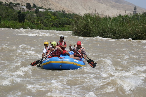 Lunahuana Peru, White water rafting por apulloa@sbcglobal.net.