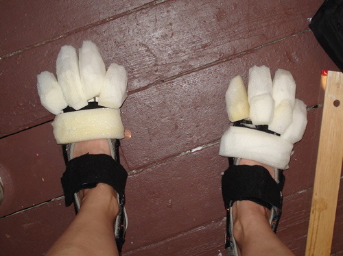 feet toes2
