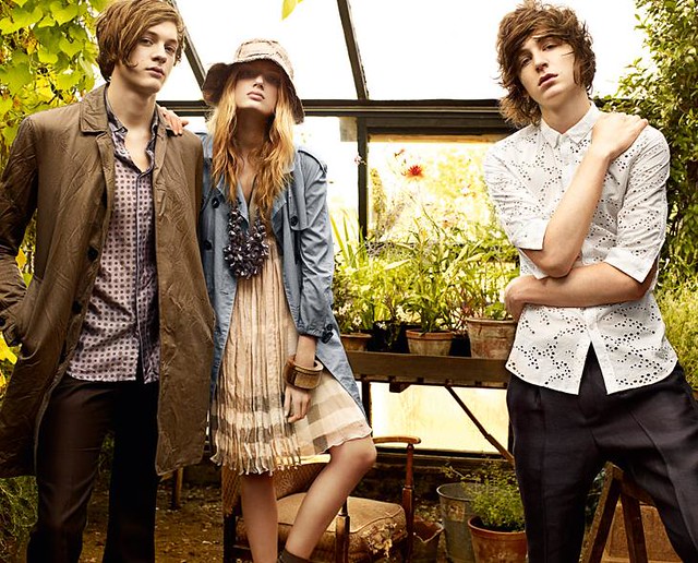 Richard Wyndham0001_Burberry SS09 Campaign(Official)