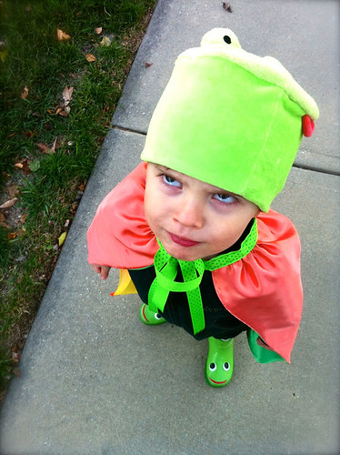 Kes the scary frog!