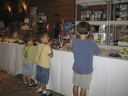 Botcon '07 - Day 4 - It is great the kids have a place to play!
