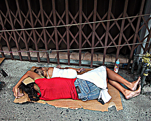  Pinoy Filipino Pilipino Buhay  people pictures photos life Philippinen  菲律宾  菲律賓  필리핀(공화국) Philippines child, pinoy, girl, street, sidewalk, scene, sleeping   