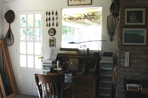 The working&tying desk