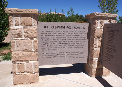Hole in the Rock monument, Bluff, Utah