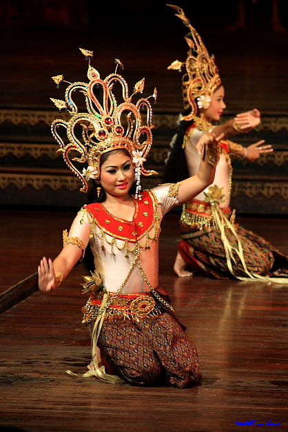 Thai Dance @ Nong Nooch Tropical Garden, Pattaya Thailand