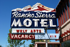 Rancho Sierra Motel - by Roadsidepictures