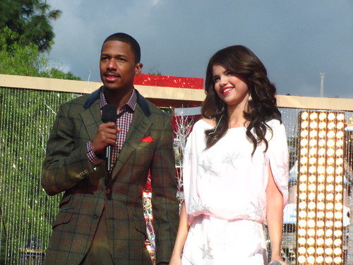Selena Gomez says hello to Nick Cannon after her set