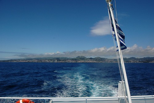 Ponta Delgada ao fundo