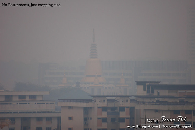 Singapore Haze ( i cant see the temple ) | Flickr - Photo Sharing!
