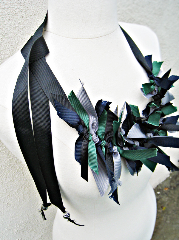 grosgrain ribbon necklace DIY