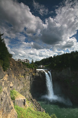 Snoqualmie Falls.  Who killed Laura Palmer? - by ehpien