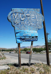 Motel Washoe - by Roadsidepictures
