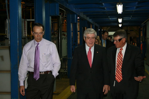 lincoln tours. Senator Ben Nelson tours the Lincoln Industries facility