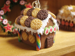 Dumdidim Miniature Gingerbread House (yes another one)