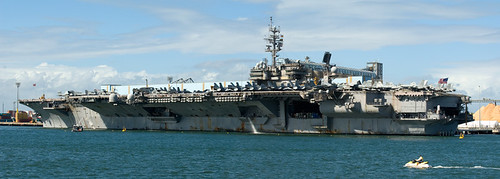 USS Kitty Hawk em Brisbane