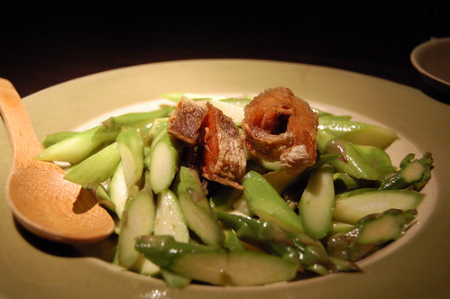 Asparagus with salted fish