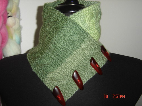 Fresh Bite Scarf Cowl knit with Unisono Worsted yarn