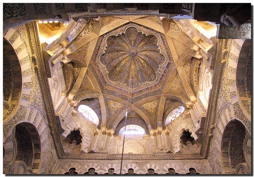Dome above Mihrab / Cúpula sobre el Mihrab