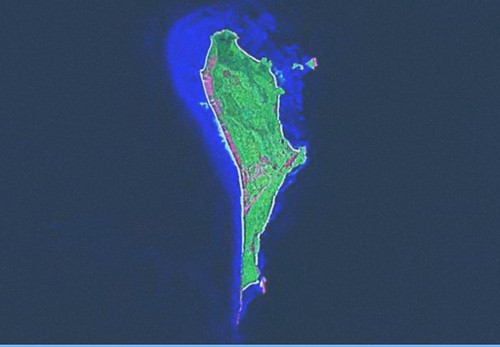 Balesin Island - Landsat Image N-51-10_2000 (1-31,250)