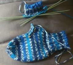 sea blue mittens
