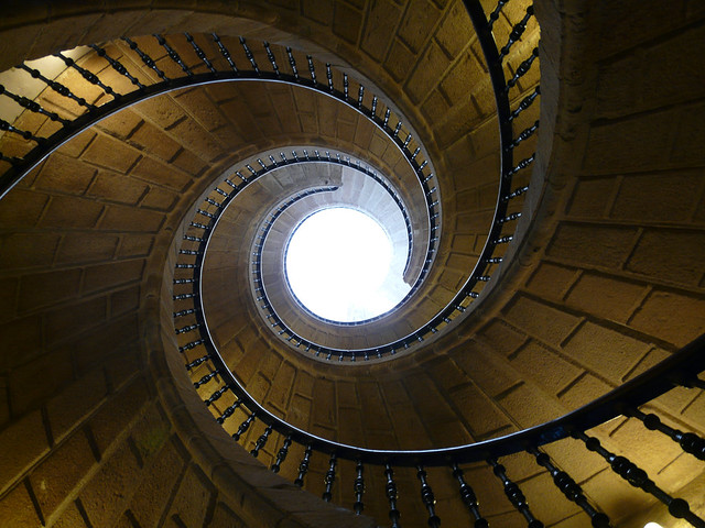 Triple helical spiral staircase por amateur_photo_bore