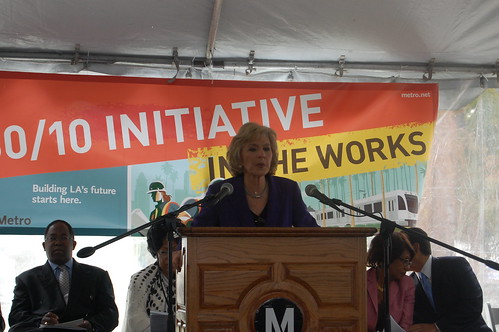 Senator Boxer offers strong support for a federal transportation bill that supports 30/10.
